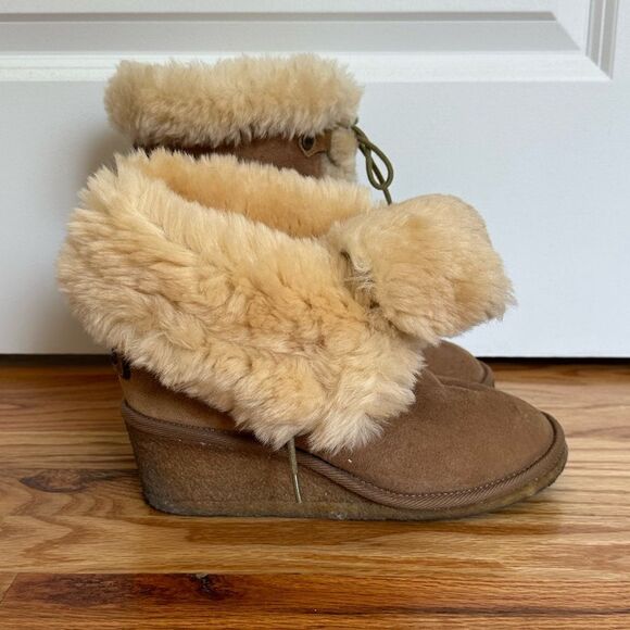 Kookaburra Sheepskin Lace Up Wedge Booties - Picture 1 of 7